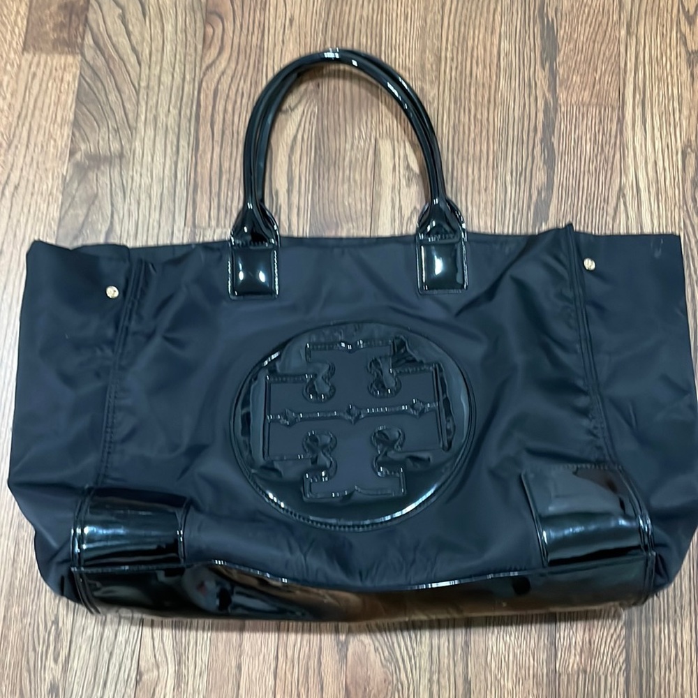 Ella Patent Tote Bag- Tory Burch